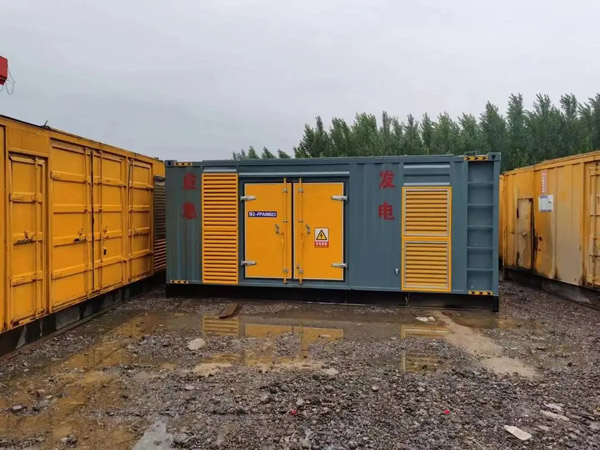 南澳柴油发电机如何判断干式空气滤清器是否需要更换？