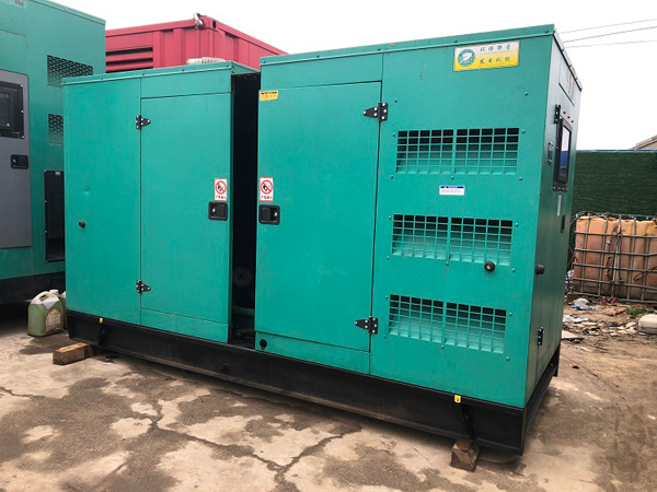 南澳怎样合理控制磷酸铁锂蓄电池的充放电倍率以延长其使用寿命？